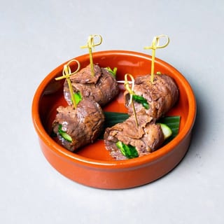 Neua num tok rolls