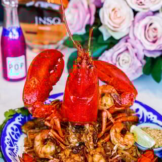 Live Lobster Pad Thai