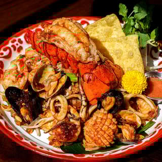 1/2 Lobster Pacific Pad Thai