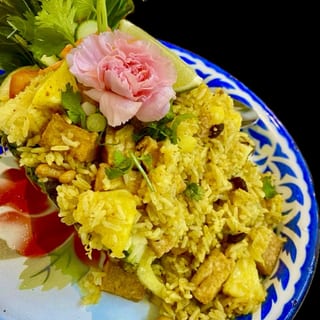 Vegetarian Pineapple Fried Rice